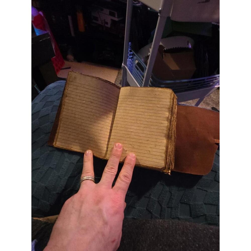 NomadCraftsCo. Handmade Rustic Leather Journal 7.5"x5.5" - Vintage Brown - Picture 3 of 3